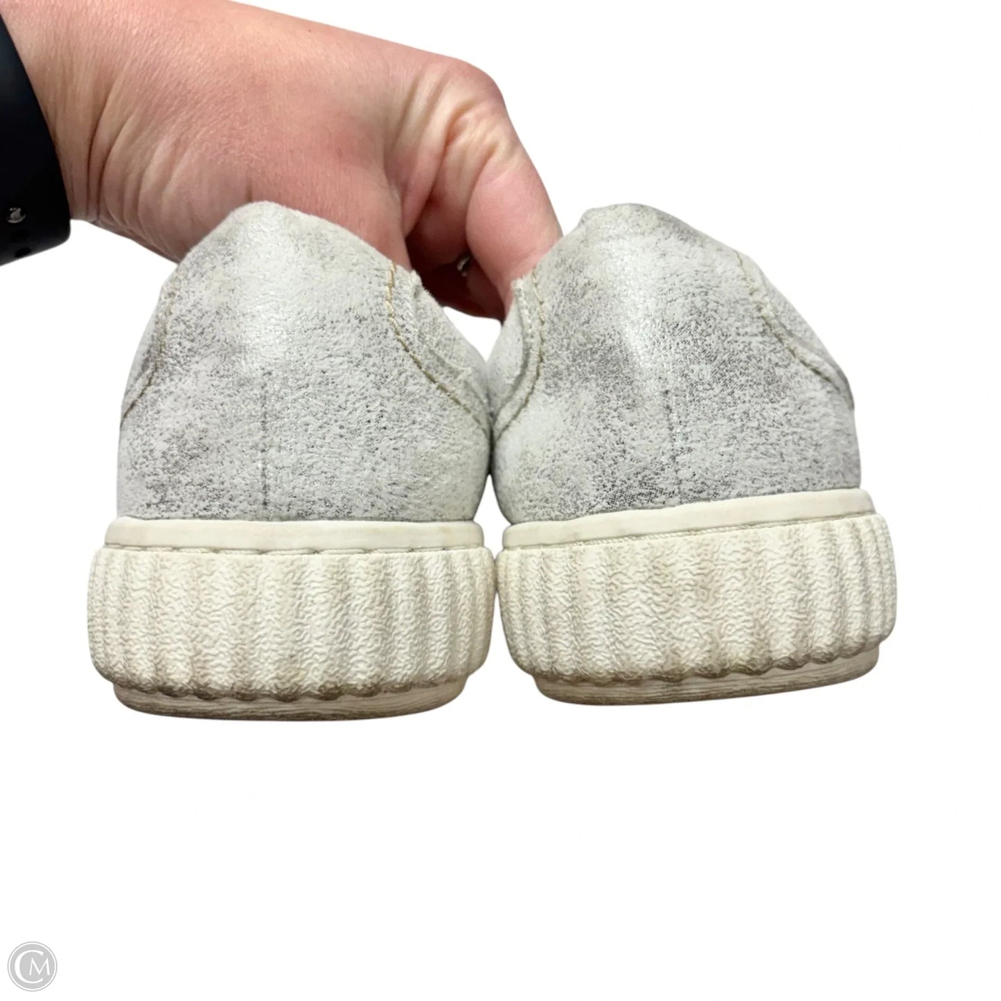 Shoes Sneakers By Clarks In Silver, Size: 9