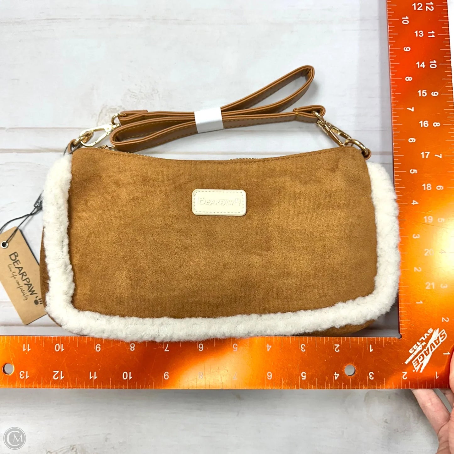 Handbag By Bearpaw, Size: Medium