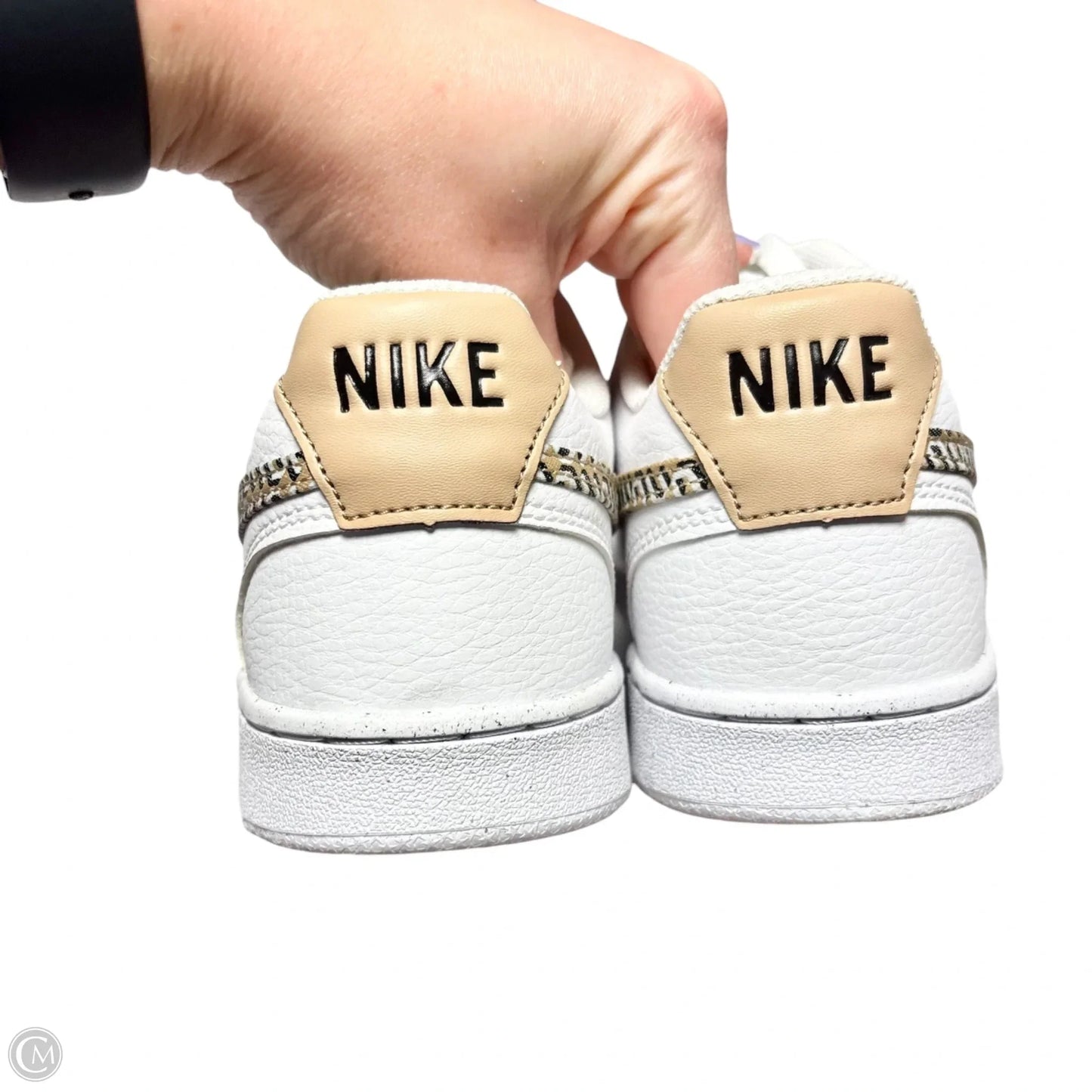 Shoes Sneakers By Nike In White, Size: 9.5