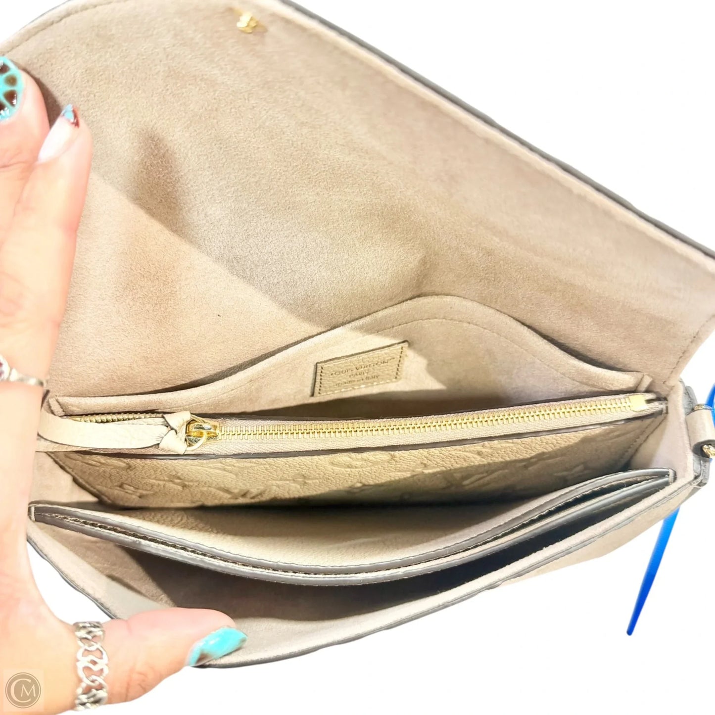 Crossbody Luxury Designer By Louis Vuitton, Size: Medium