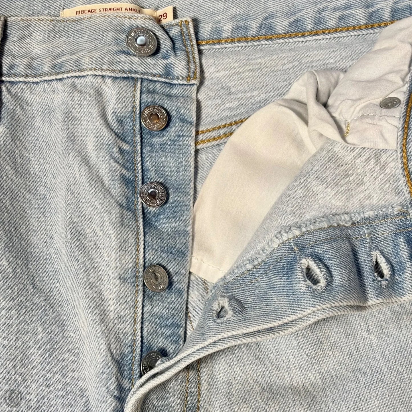 Jeans Straight By Levis In Blue Denim, Size: 8