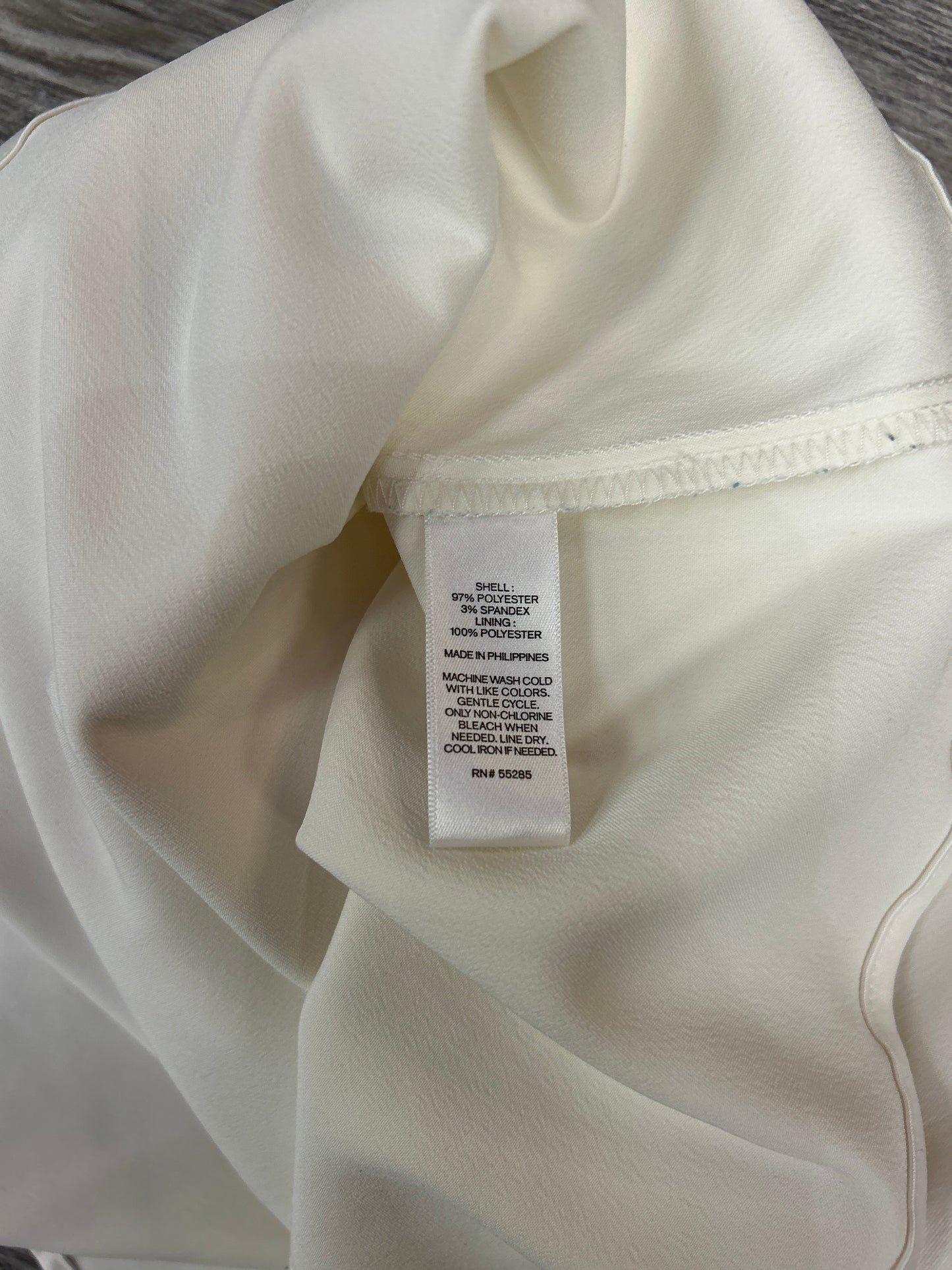 Top Short Sleeve By Express In White, Size: Xs