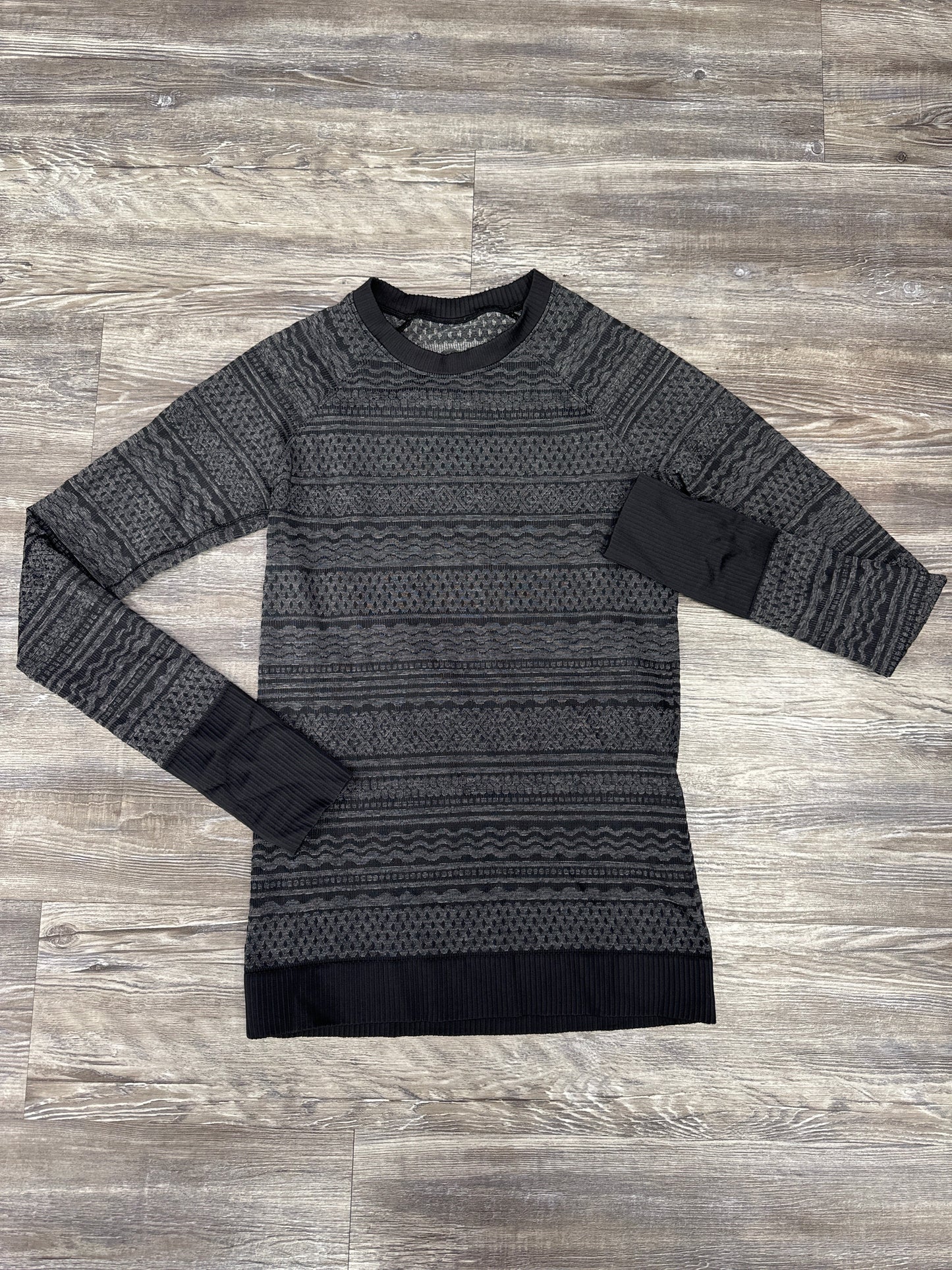 Athletic Top Long Sleeve Crewneck By Lululemon In Black & Grey, Size: 10