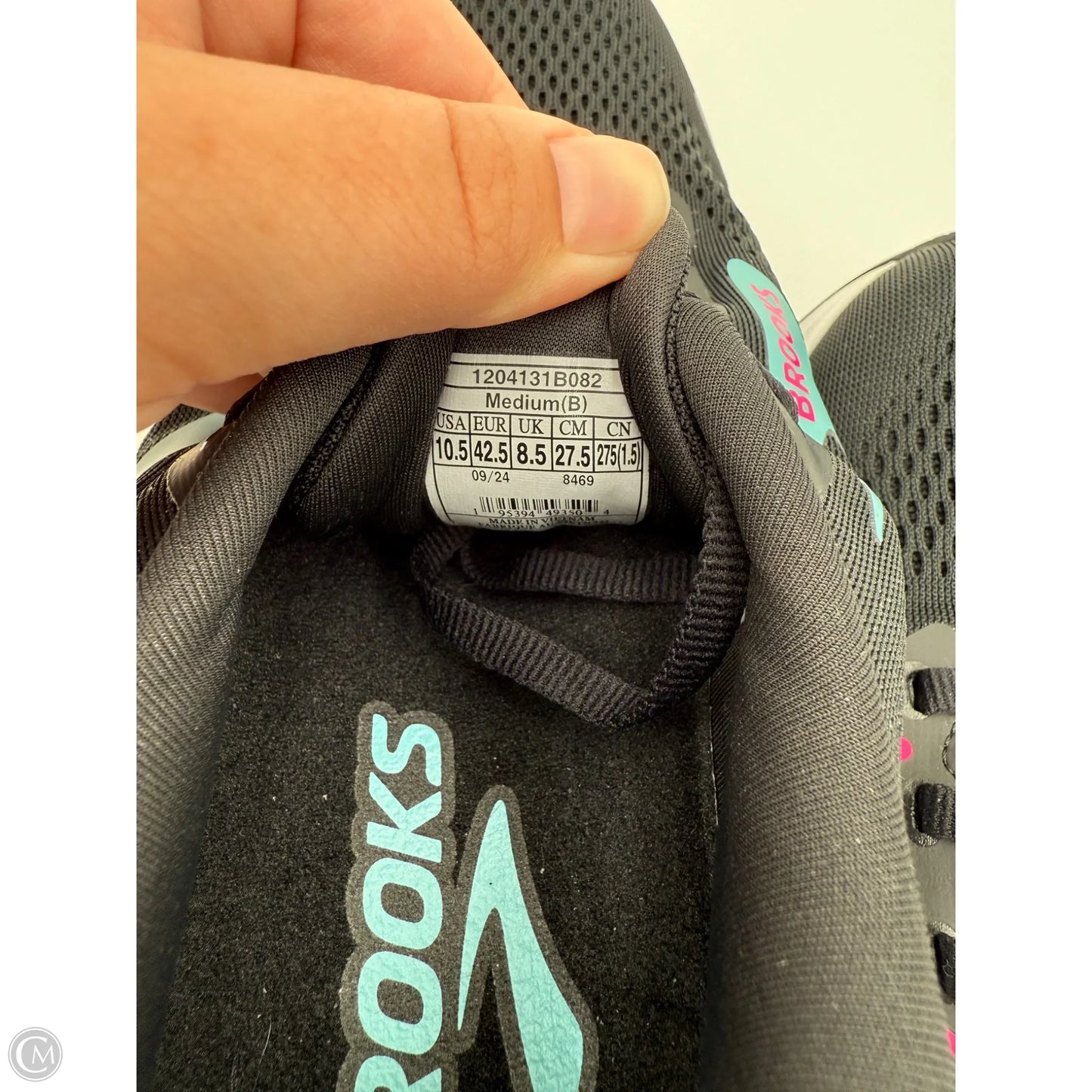 Shoes Athletic By Brooks In Black & Pink, Size: 10.5