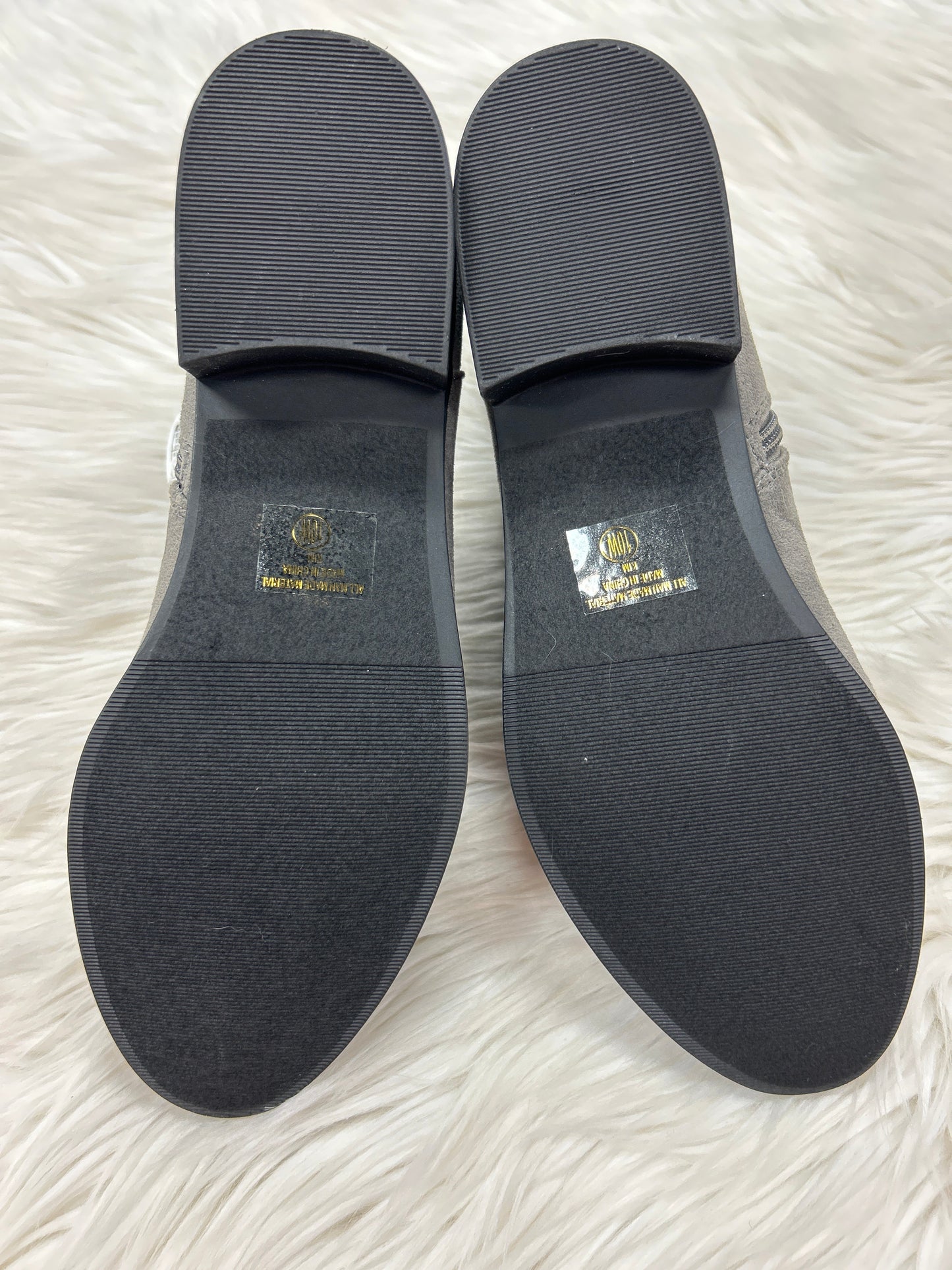 Boots Ankle Flats By Clothes Mentor In Grey, Size:10