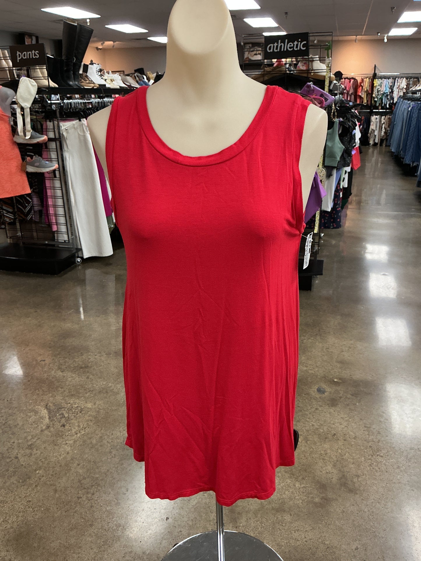 Top Sleeveless Basic By Clothes Mentor In Red, Size:S