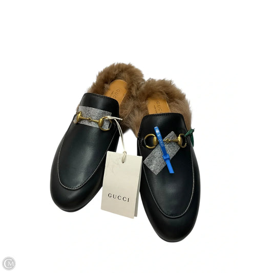 Shoes Luxury Designer By Gucci In Black, Size: 7