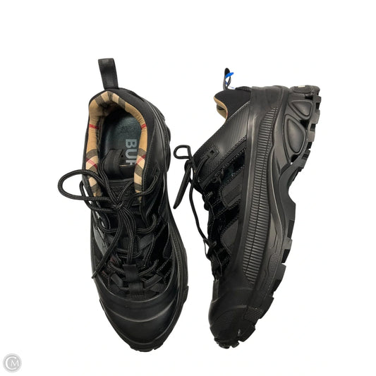 Shoes Luxury Designer By Burberry In Black, Size: 5