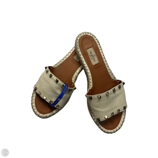 Sandals Luxury Designer By Valentino-garavani In Cream, Size: 9