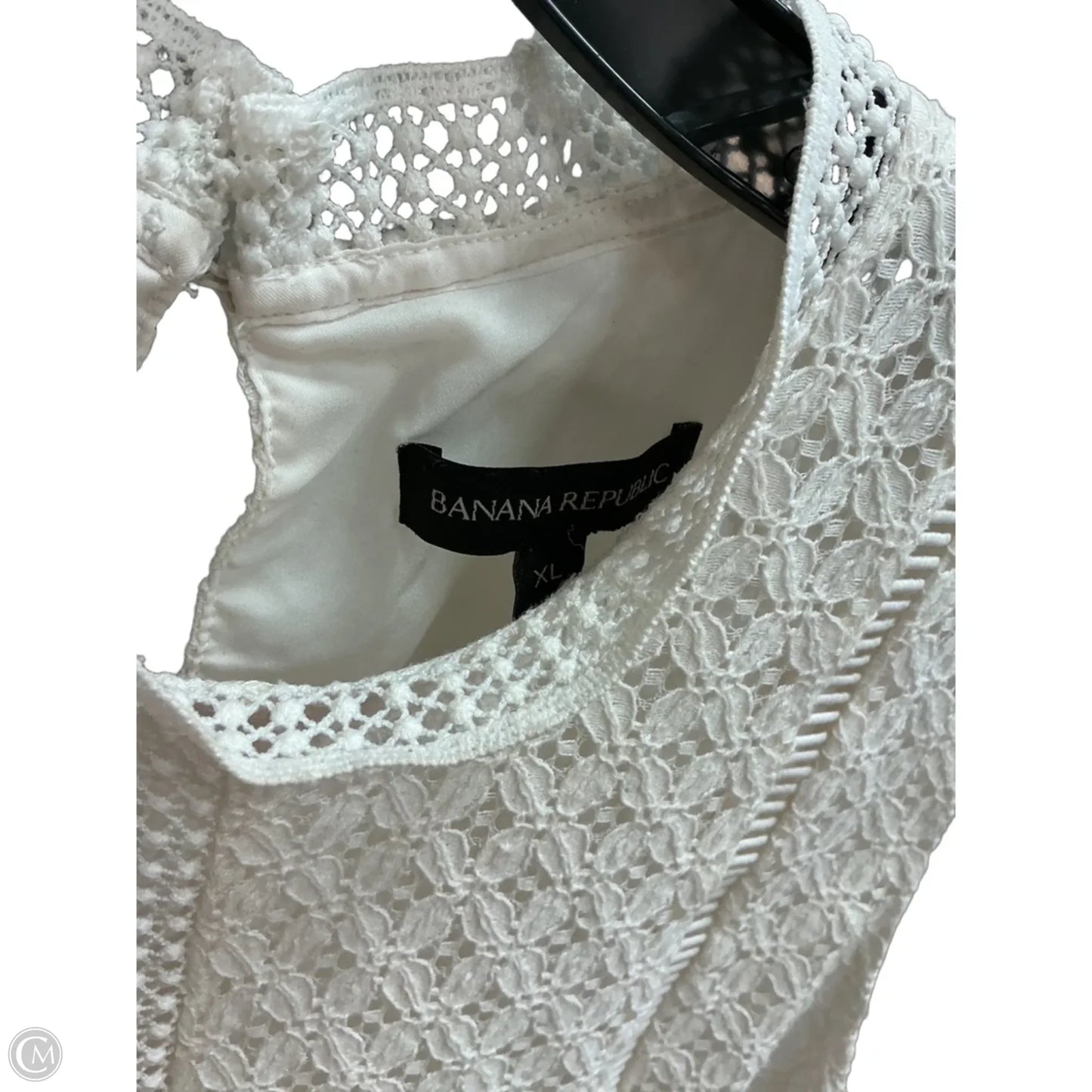 Top Sleeveless By Banana Republic In Cream, Size: Xl