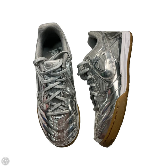 Shoes Athletic By Nike In Silver, Size: 8