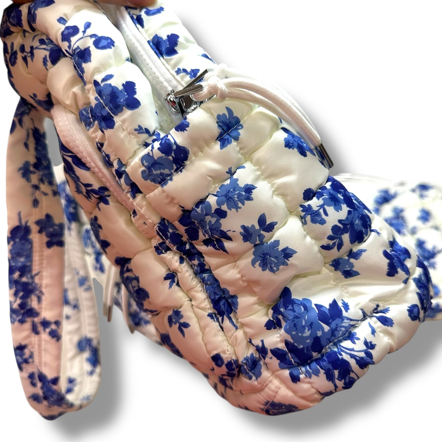 Travel Tote & matching makeup bag By Pink Lily, Size: Medium