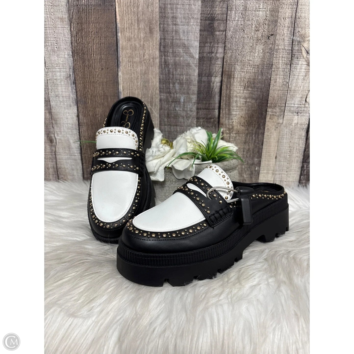 Shoes Flats By Jessica Simpson In Black & White, Size: 5.5