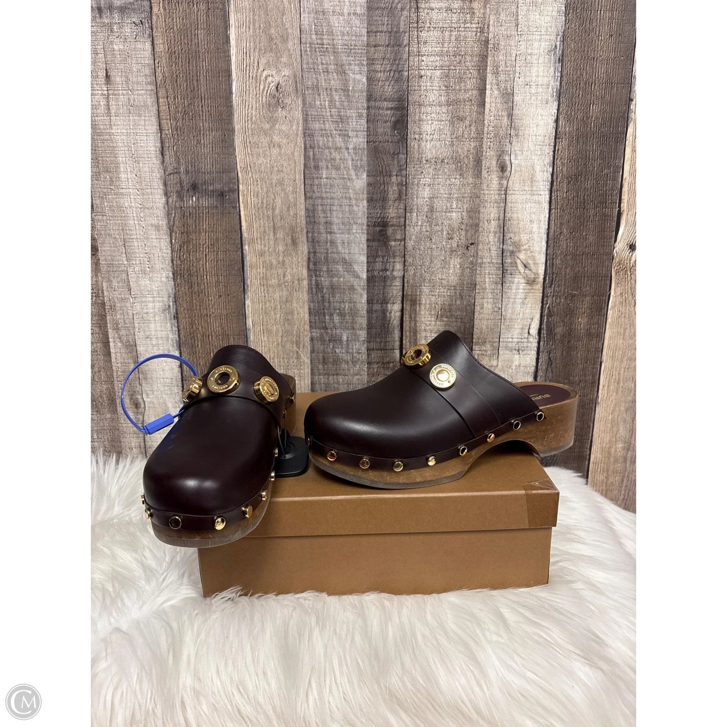 Shoes Luxury Designer By Burberry In Brown, Size: 9.5