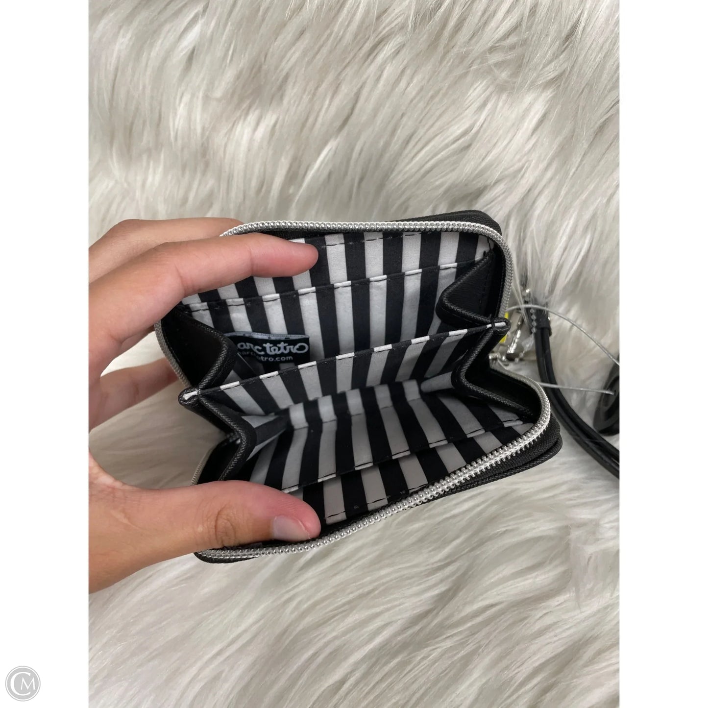 Wallet By Cmf, Size: Small