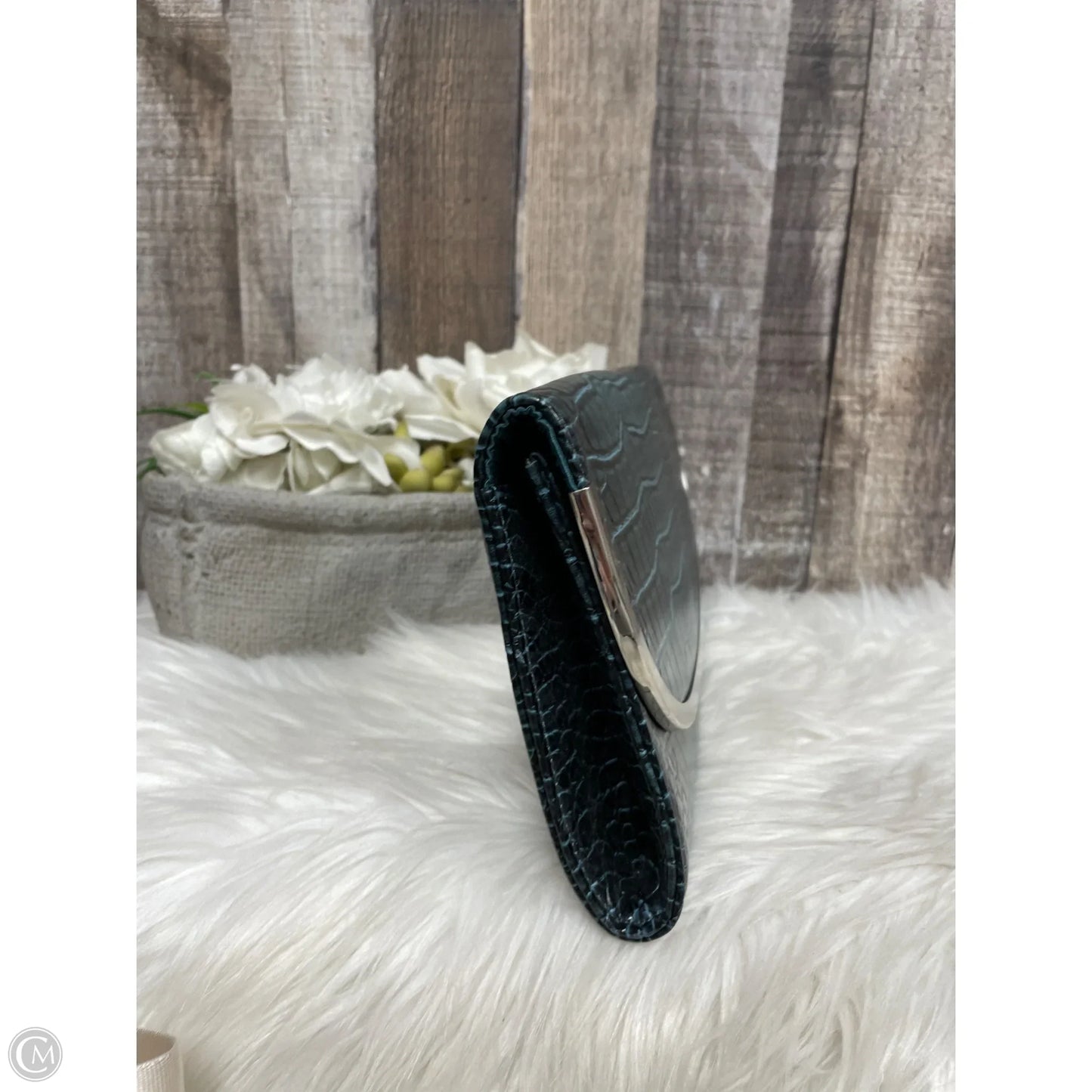 Clutch By Lulu Townsend, Size: Large