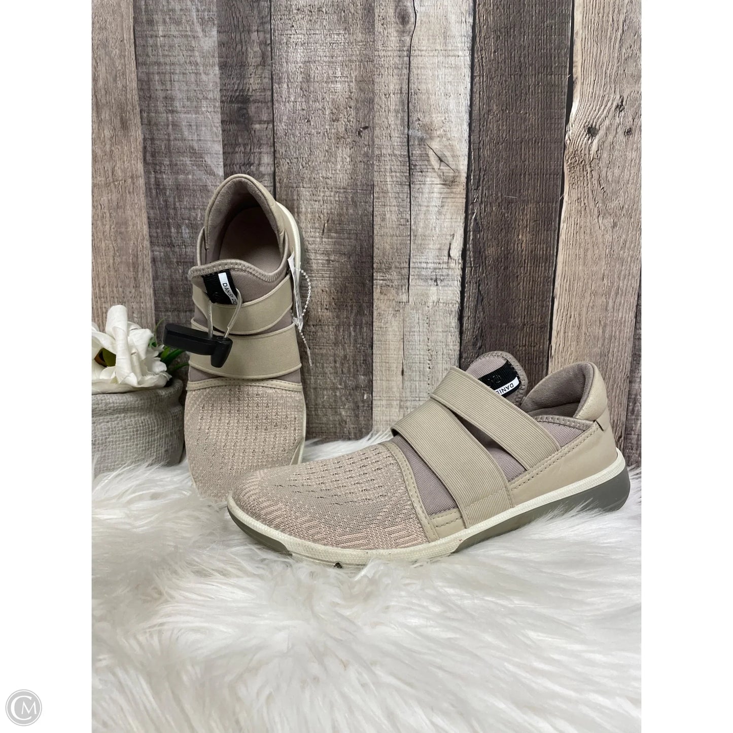 Shoes Athletic By Ecco In Beige, Size: 8.5