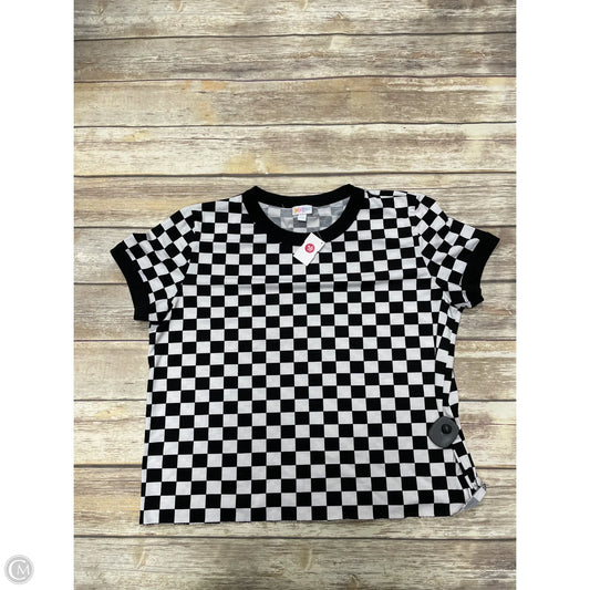Top Short Sleeve By Lularoe In Checkered Pattern, Size: 2x