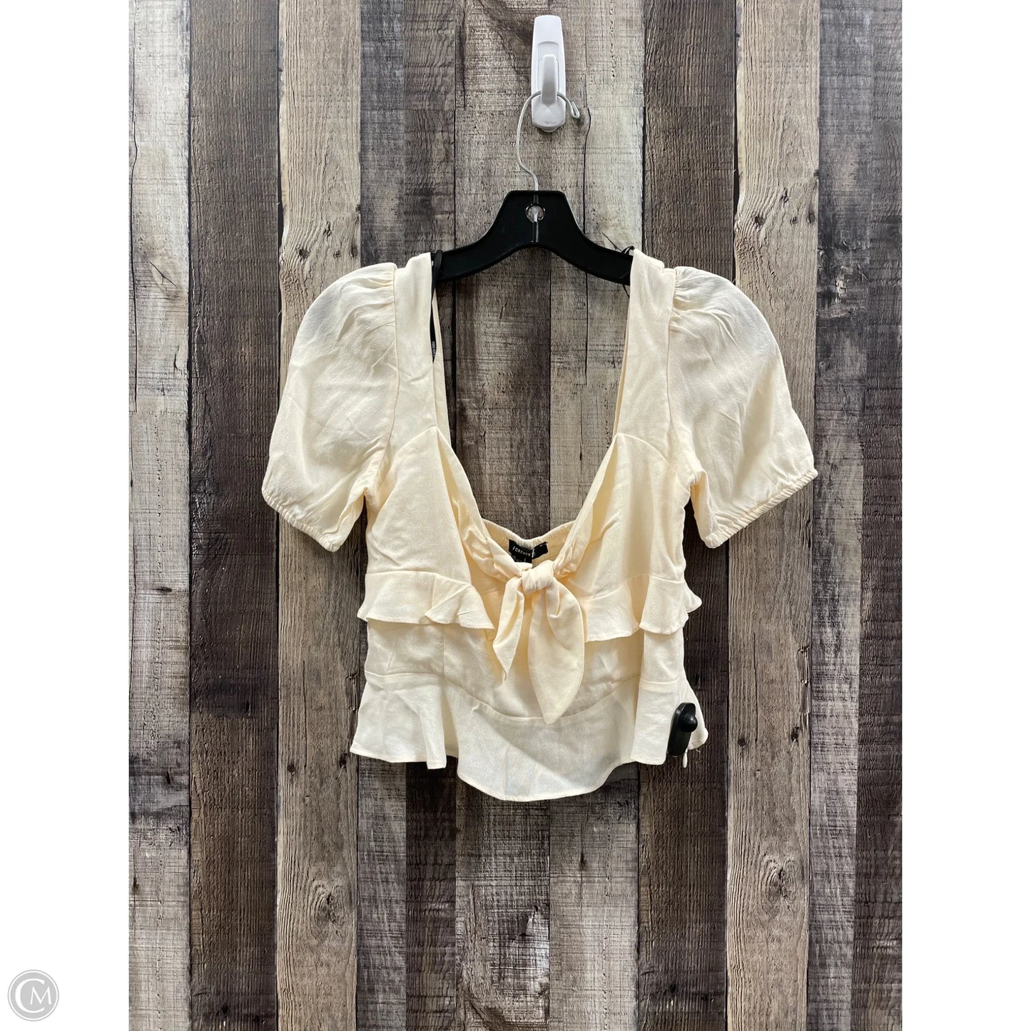 Top Short Sleeve By Forever 21 In Cream, Size: S