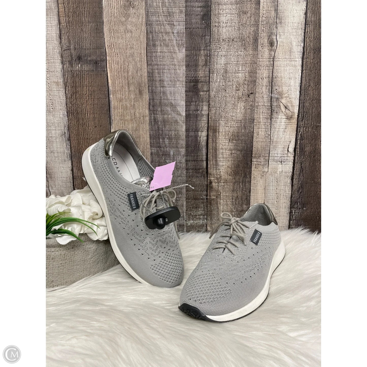Shoes Sneakers By Cme In Grey, Size: 7