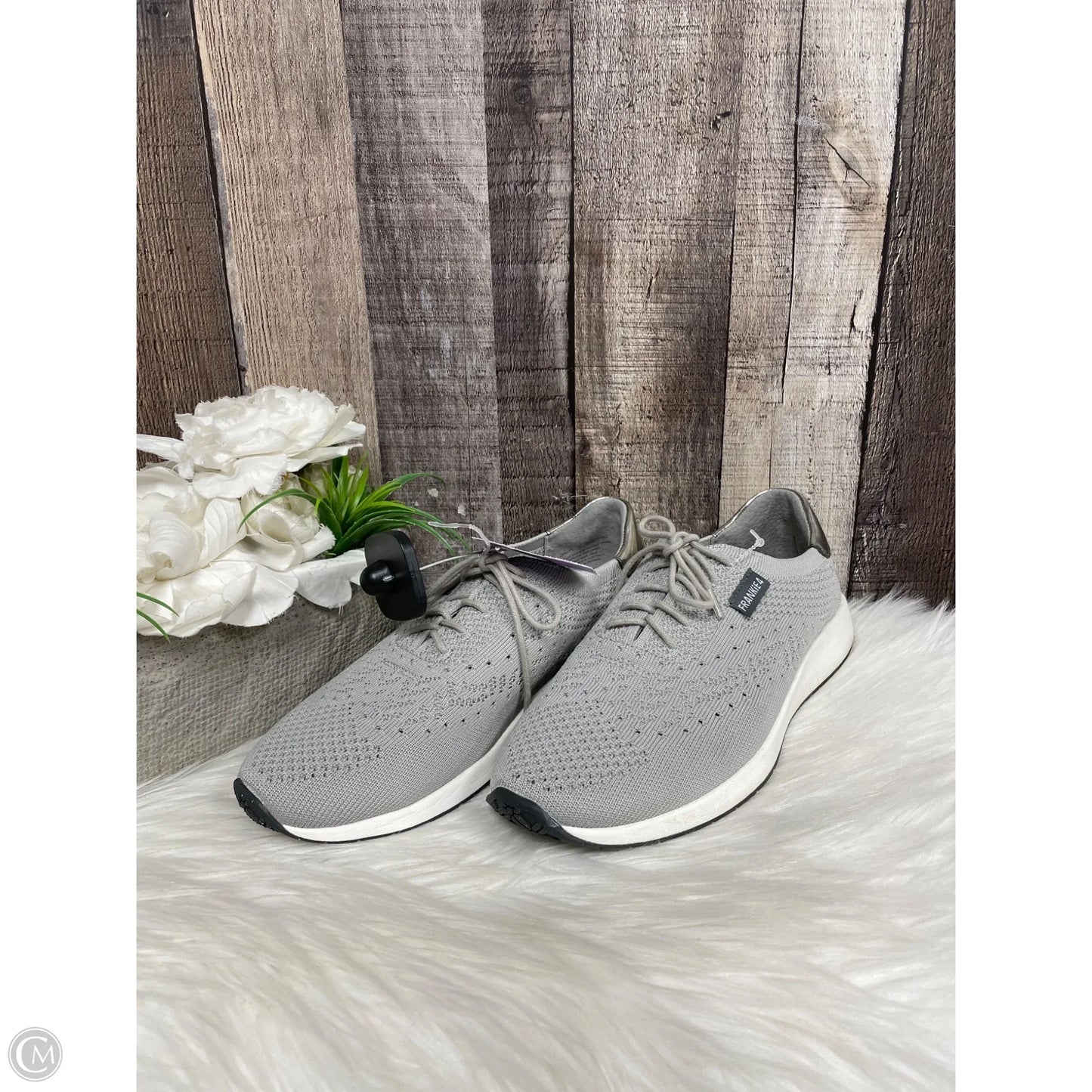 Shoes Sneakers By Cme In Grey, Size: 7