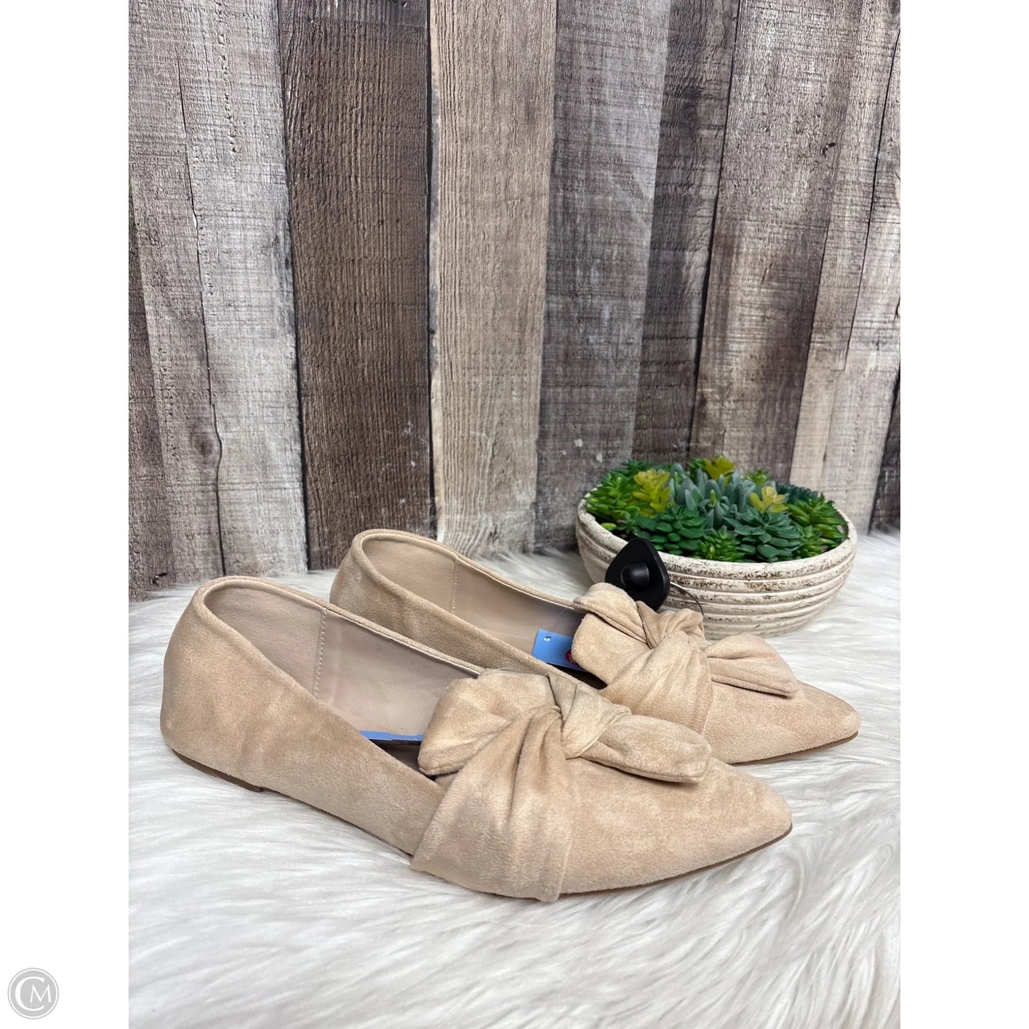 Shoes Flats By Cmf In Tan, Size: 9