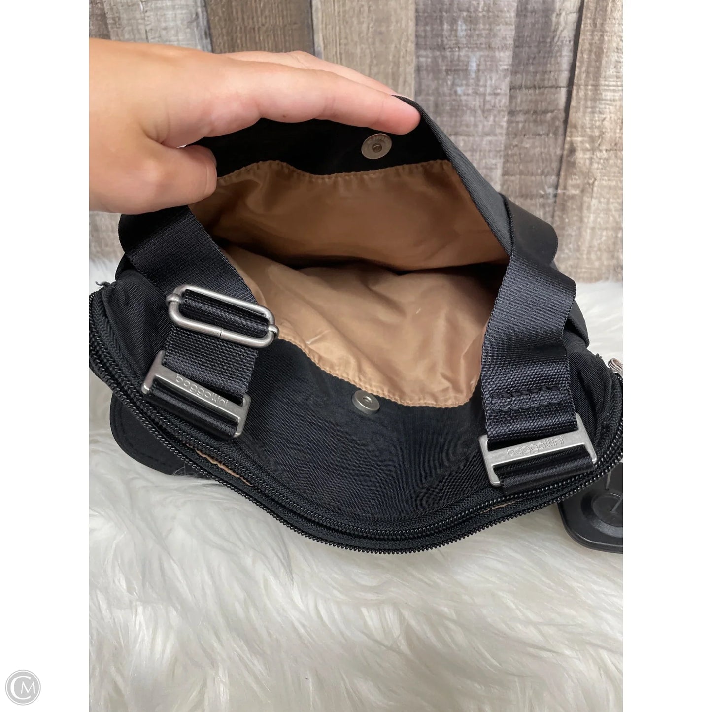 Crossbody By Baggallini, Size: Medium