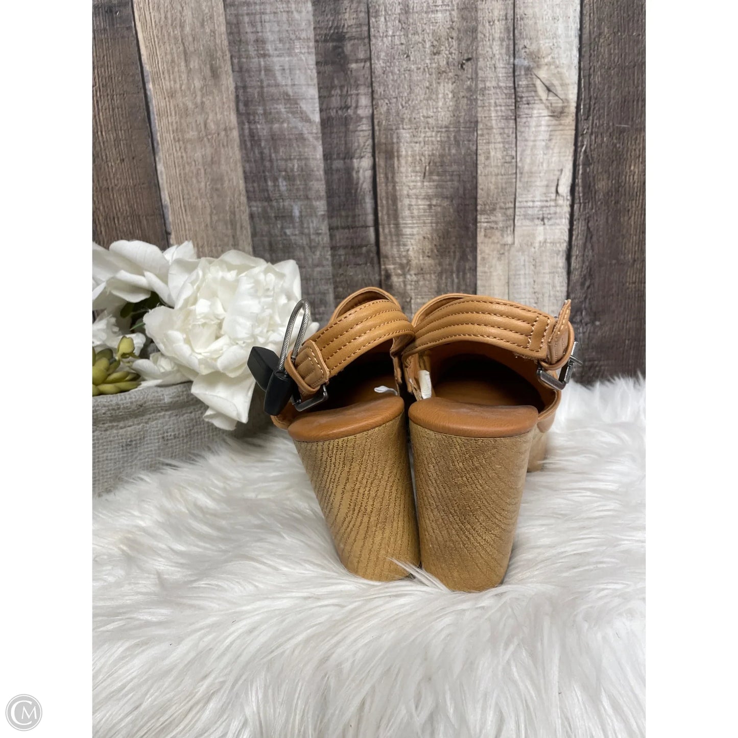 Shoes Heels Block By Universal Standard In Tan, Size: 8