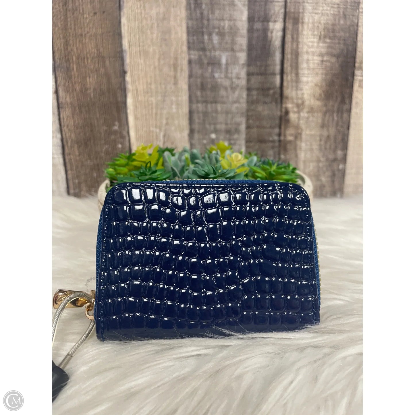 Wallet By Cmf, Size: Small