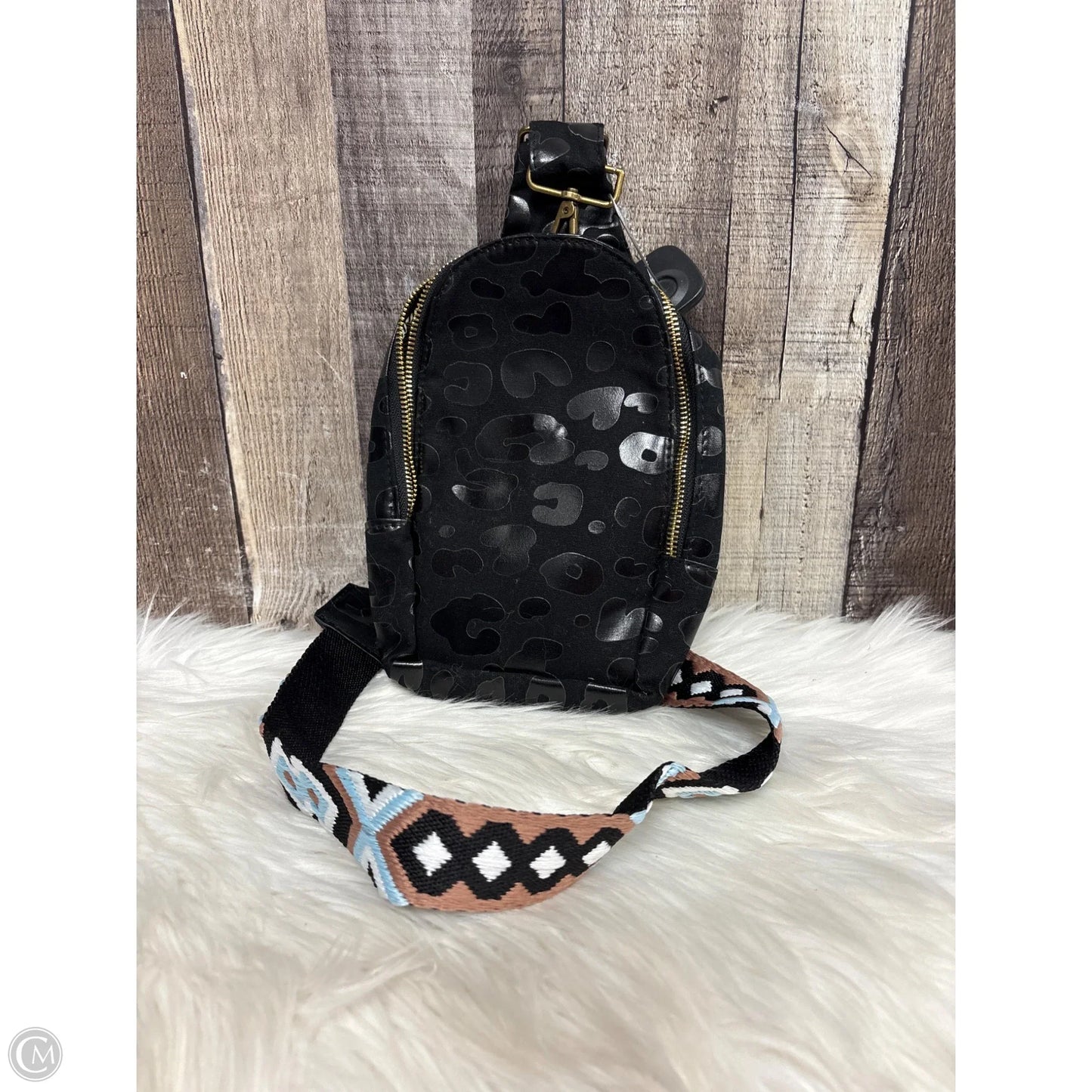Crossbody By Cmf, Size: Small