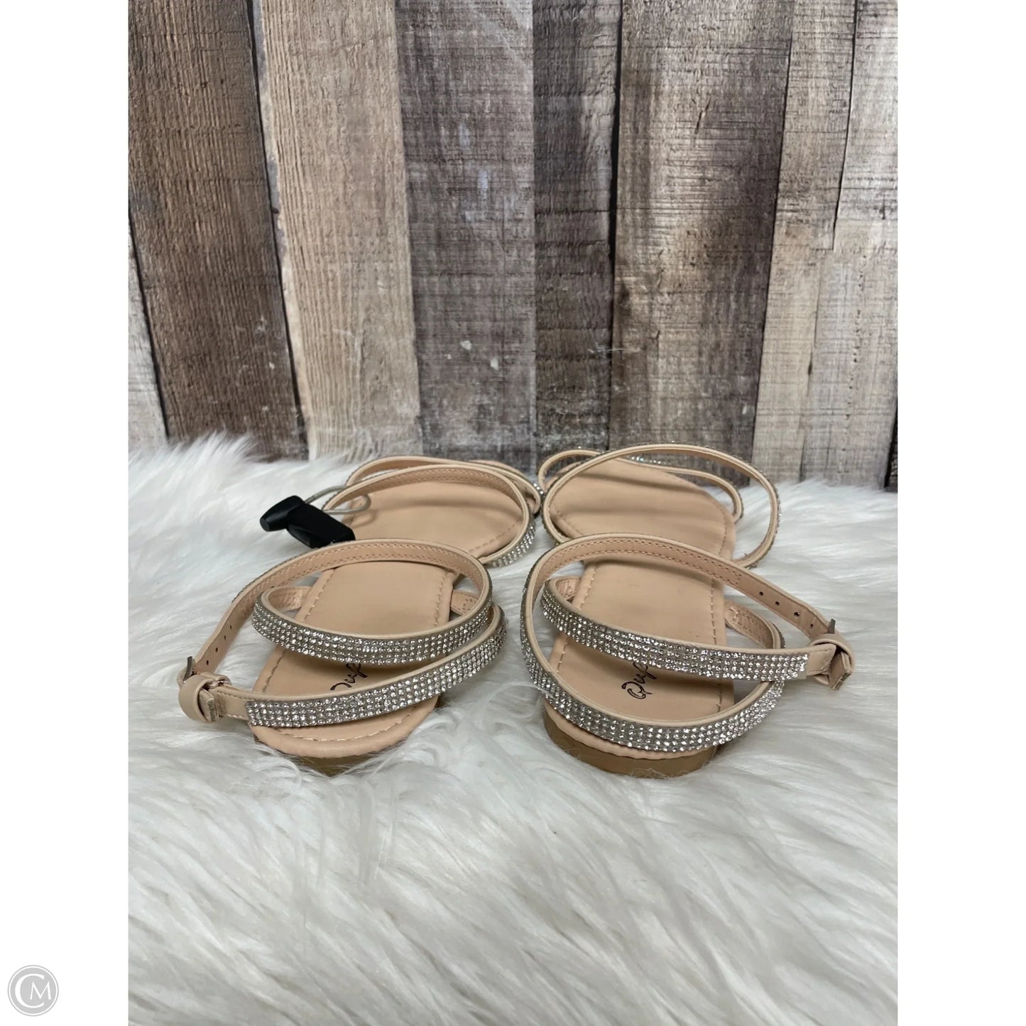 Sandals Flats By Qupid In Silver, Size: 10