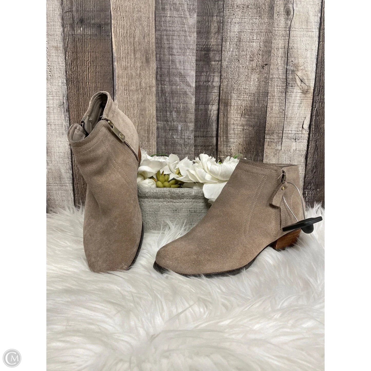 Boots Ankle Flats By Blondo In Tan, Size: 6