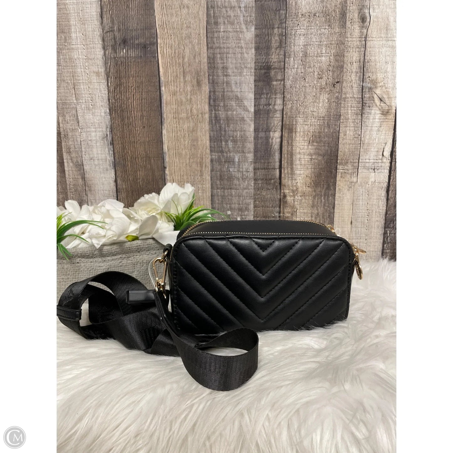 Crossbody By Clothes Mentor, Size: Small