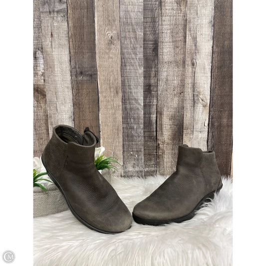 Boots Ankle Heels By Ecco In Grey, Size: 7