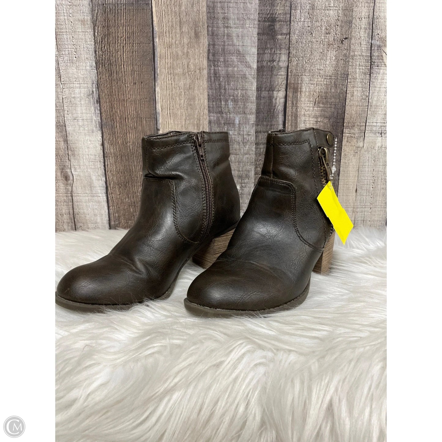 Boots Ankle Heels By Crown Vintage In Brown, Size: 6