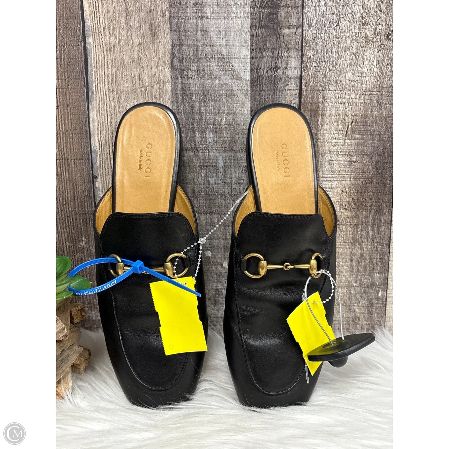 Shoes Luxury Designer By Gucci In Black, Size: 9