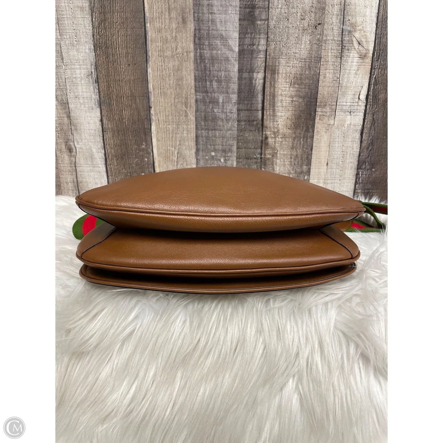 Crossbody Luxury Designer By Gucci, Size: Medium