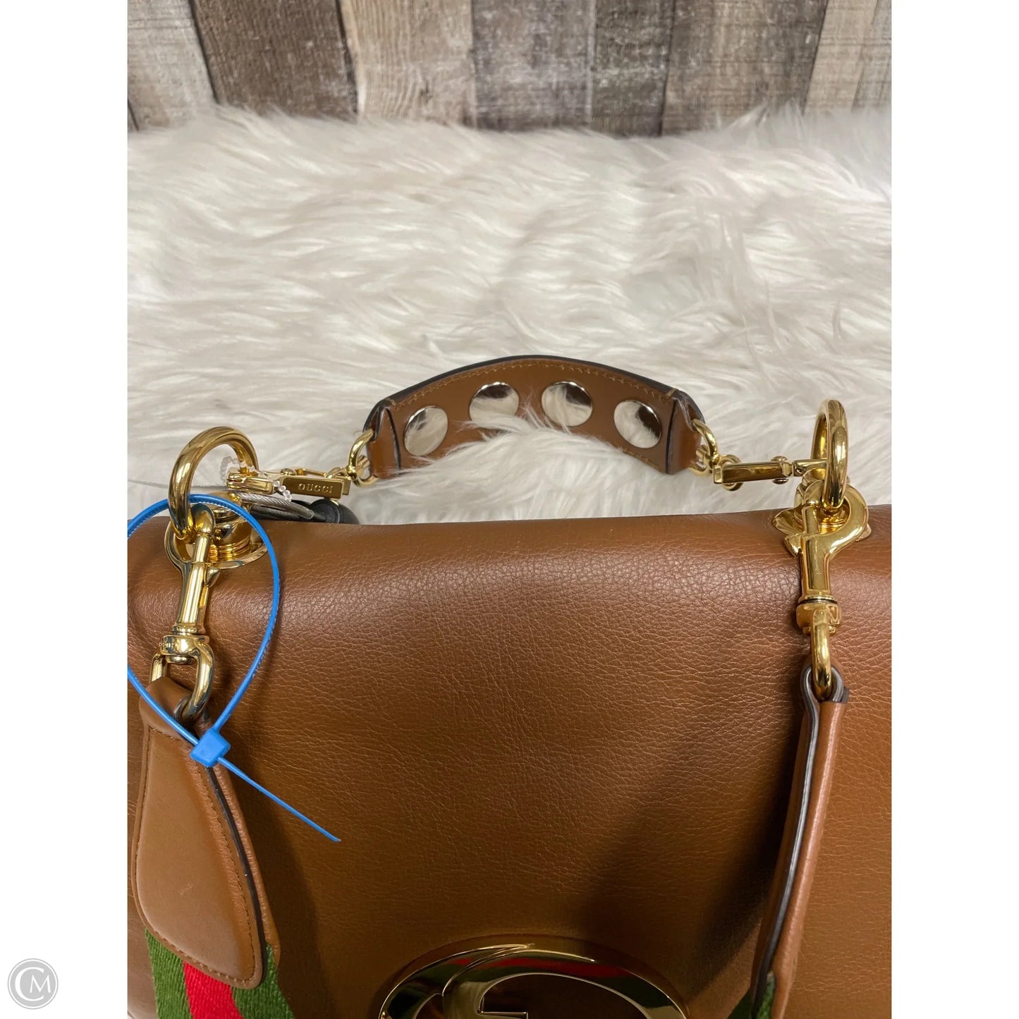 Crossbody Luxury Designer By Gucci, Size: Medium