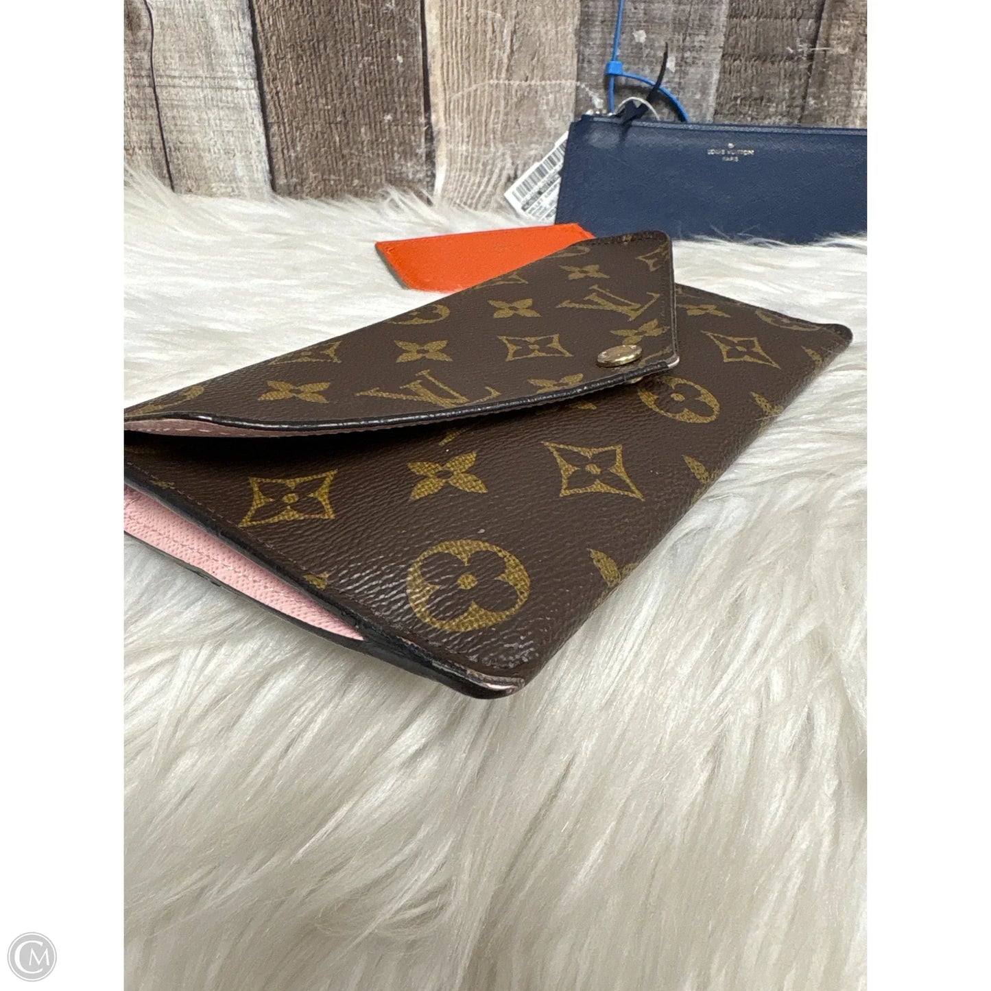 Wallet Luxury Designer By Louis Vuitton, Size: Medium