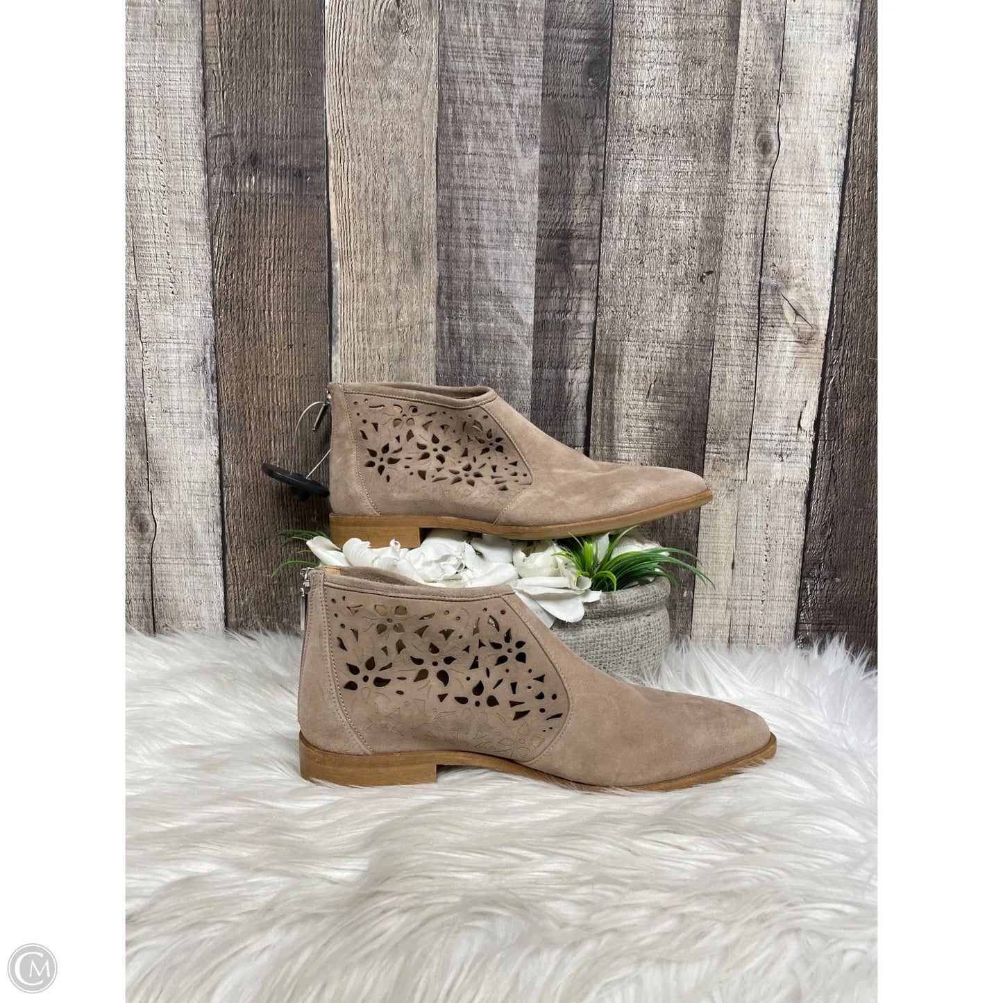 Boots Ankle Flats By Cmb In Tan, Size: 7