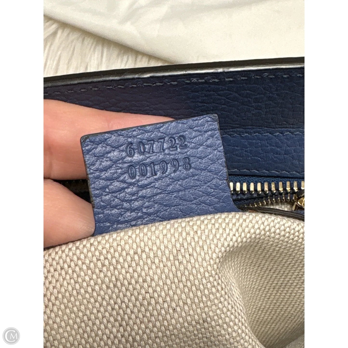 Crossbody Luxury Designer By Gucci, Size: Small