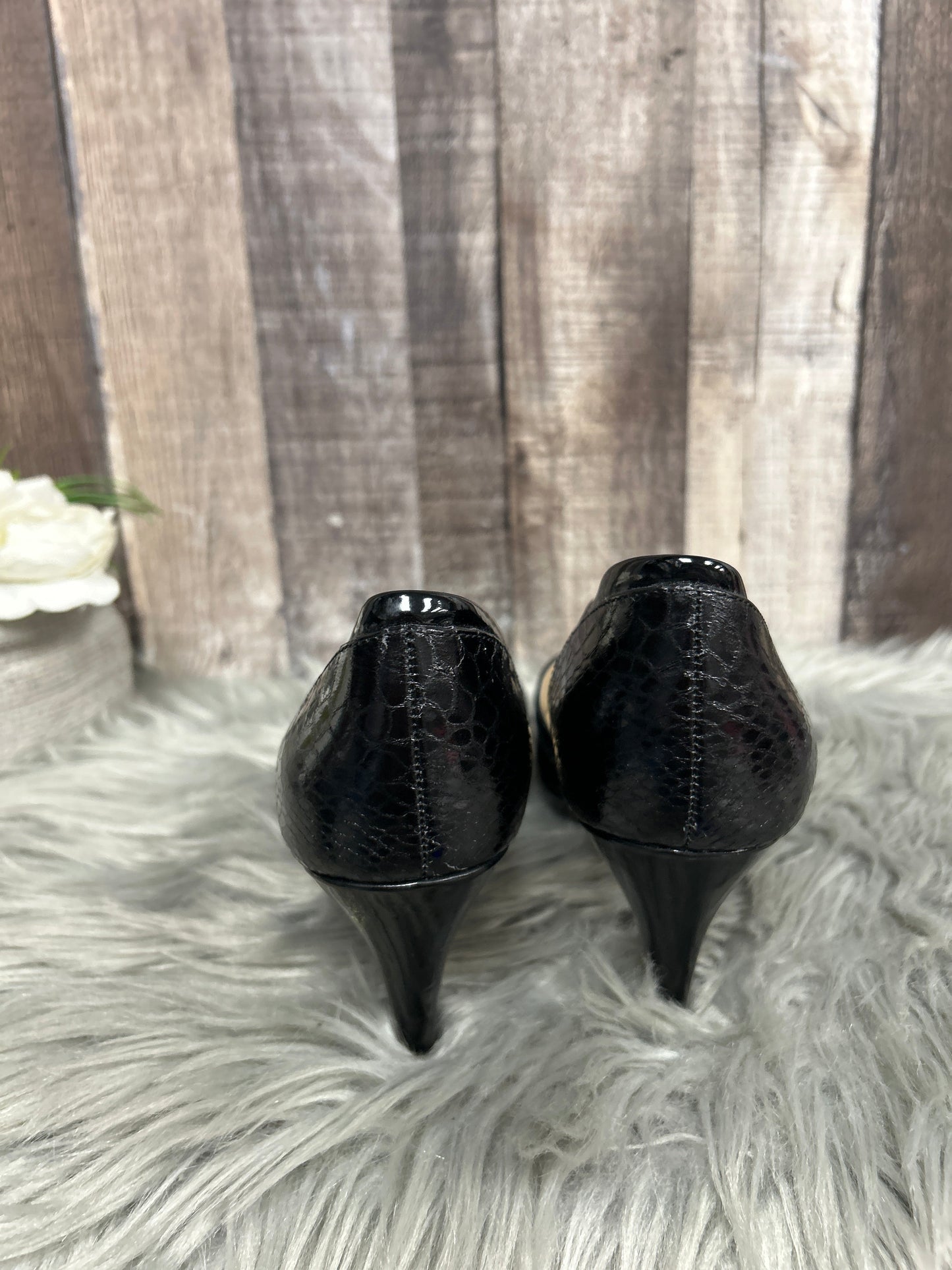 Black Shoes Heels Stiletto Bandolino, Size 7.5