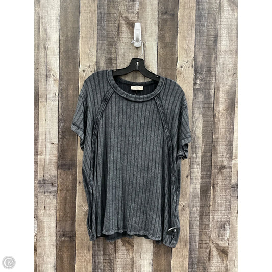 Top Short Sleeve By Zenana Outfitters In Black, Size: S