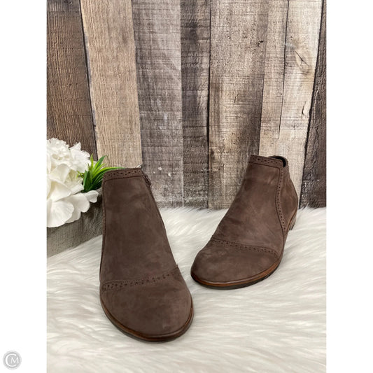 Boots Ankle Flats By Naot In Brown, Size: 7