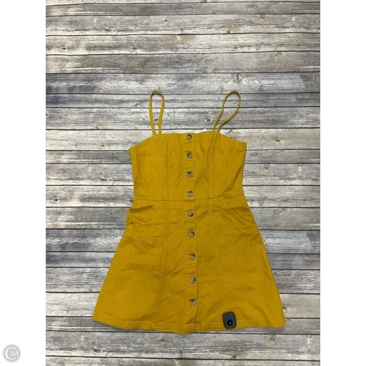 Dress Casual Short By Divided In Gold, Size: M