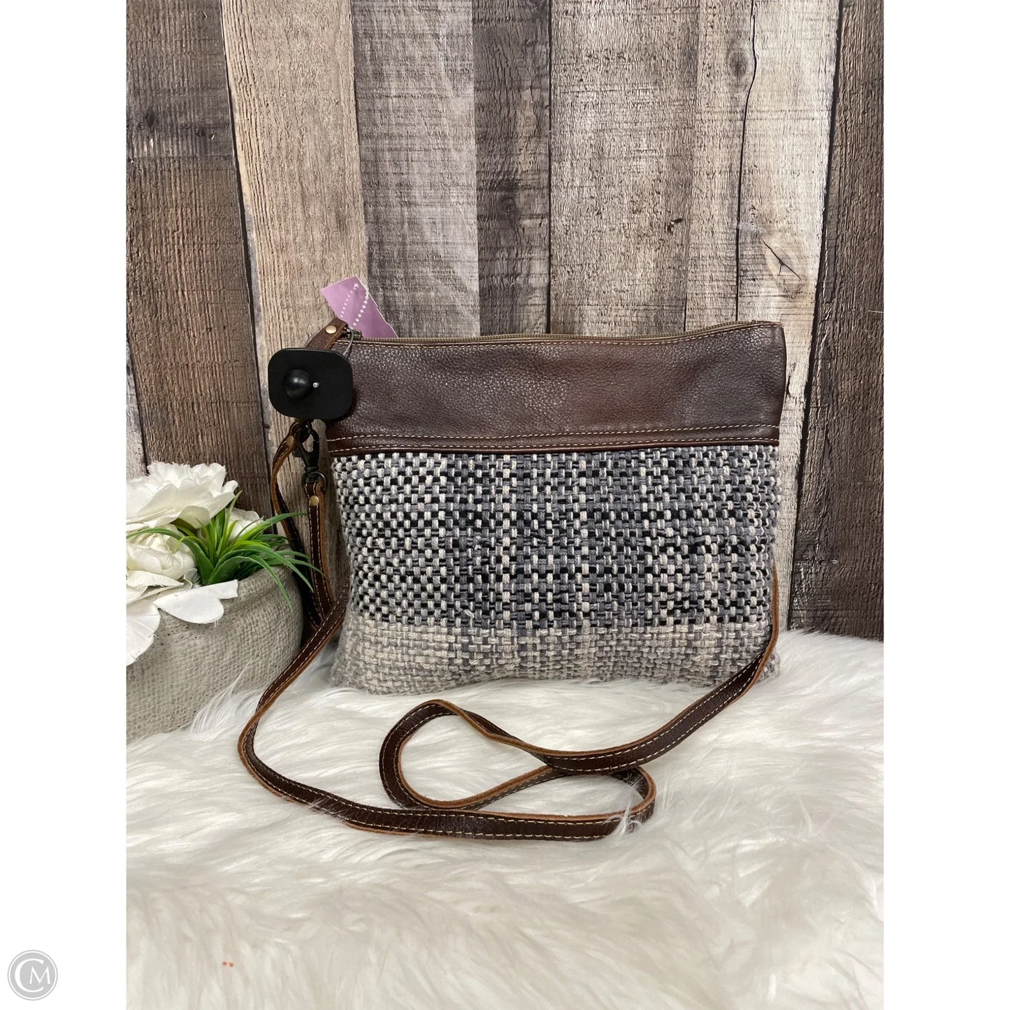 Clutch By Myra, Size: Large