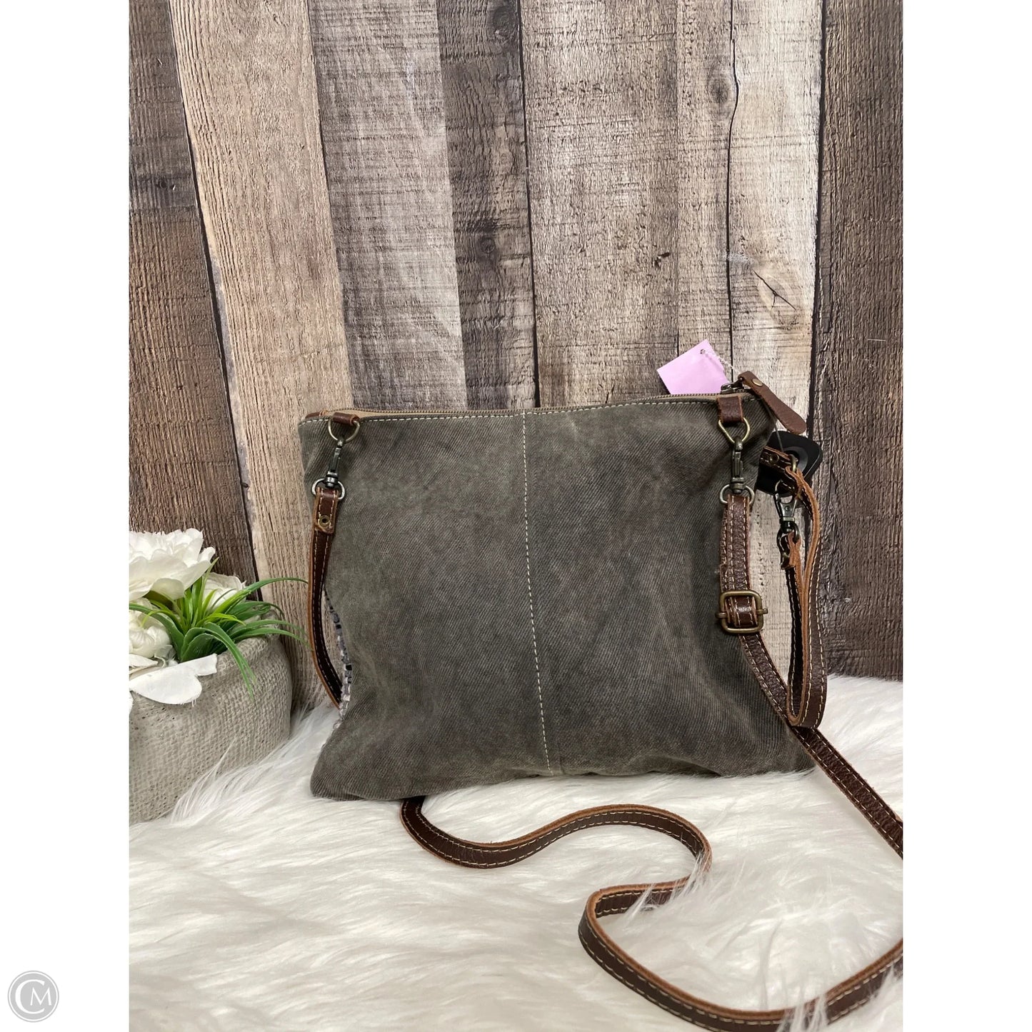 Clutch By Myra, Size: Large