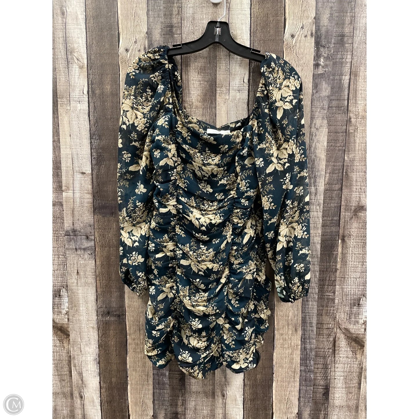 Dress Casual Short By Lush In Green, Size: S