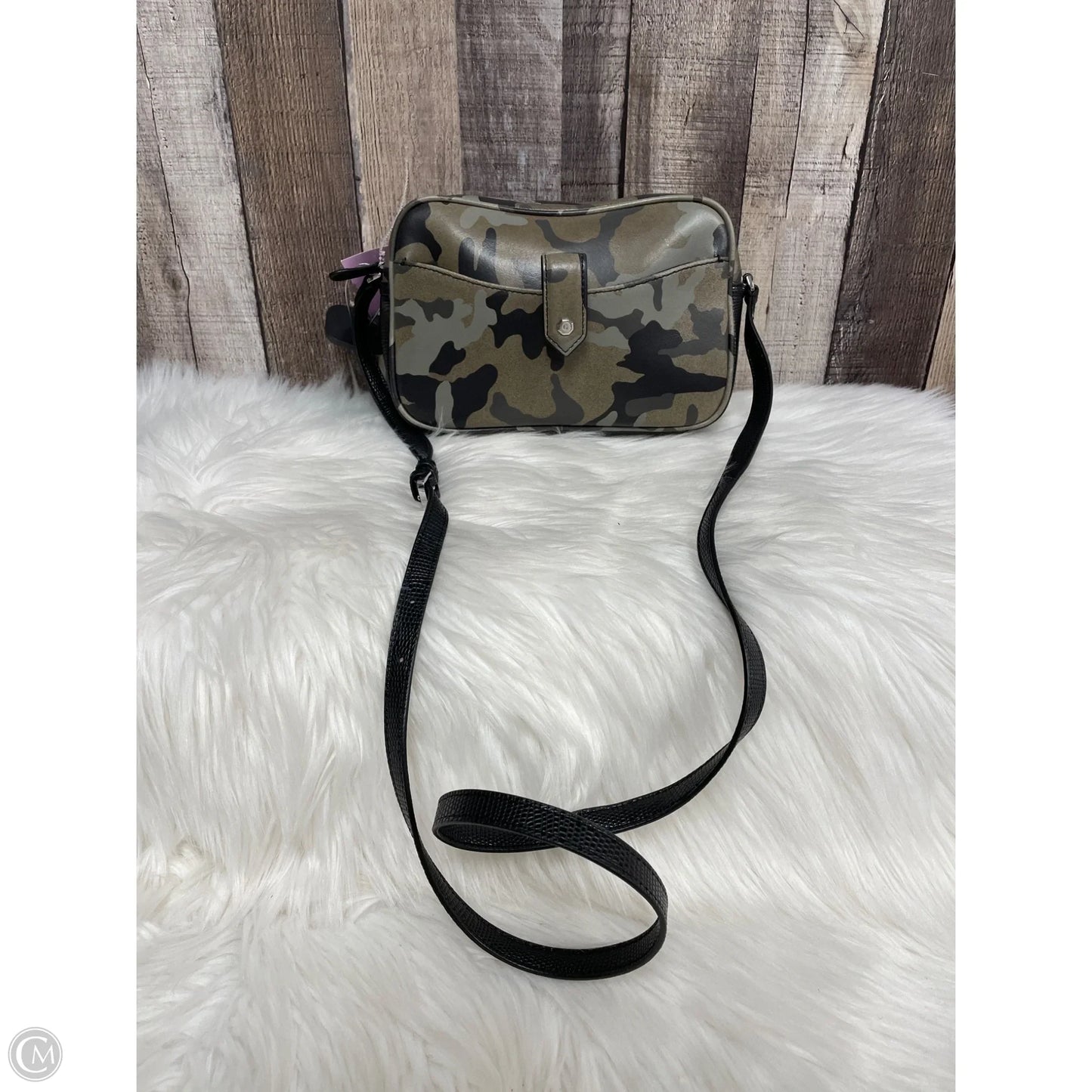 Crossbody By G.i.l.i., Size: Medium