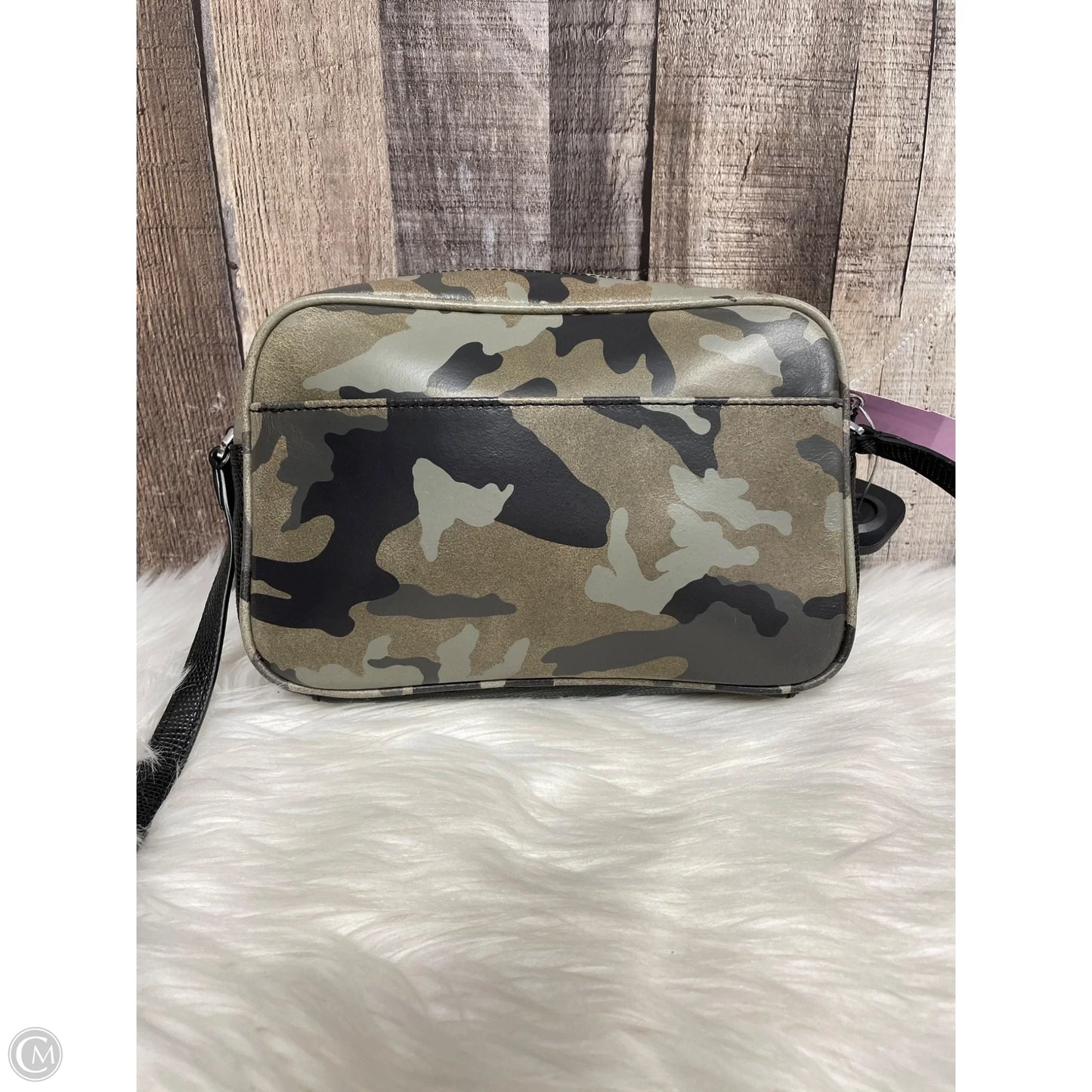 Crossbody By G.i.l.i., Size: Medium